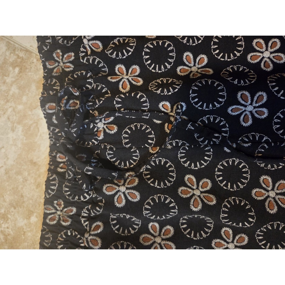 New York Clothing Co Black Floral Medallion Ceopped Pants Plus Size 3x - Picture 2 of 4